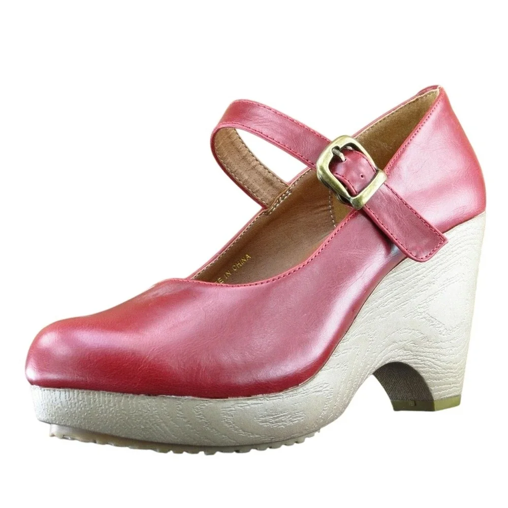 Rewind Me and‎ Forever Size Medium Red Round Toe Platform Leather